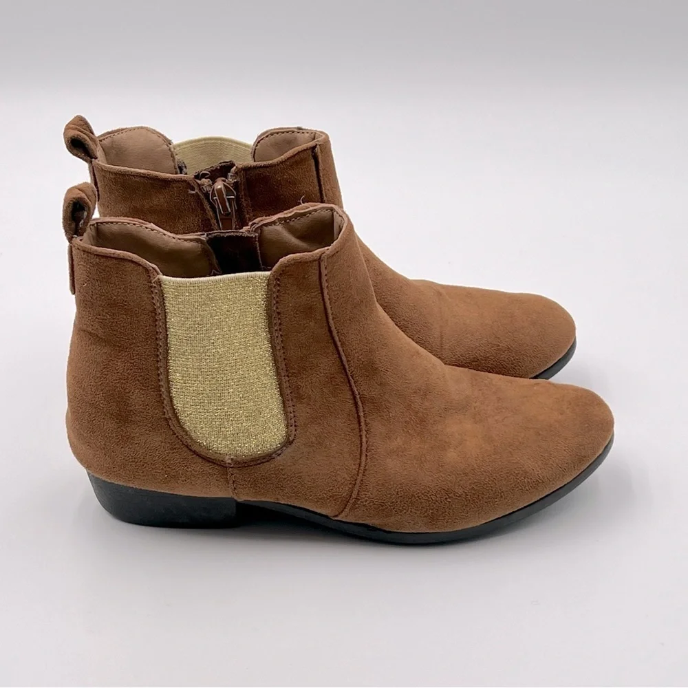 Extremely Me Light Brown Faux Sued Chelsey Boots w/ Side Zip Girls Size 2